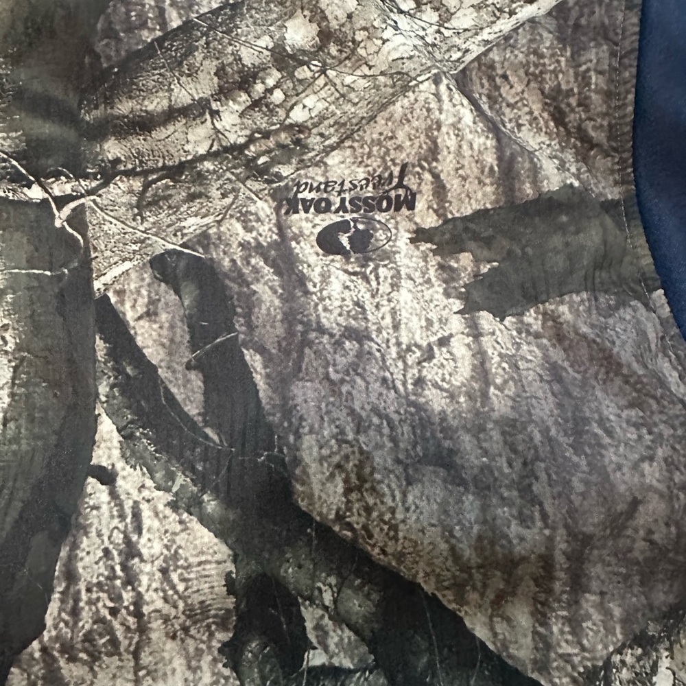Under Armour ColdGear Navy and Mossy Oak Camo Half-Zip Pullover - Picture 10 of 11